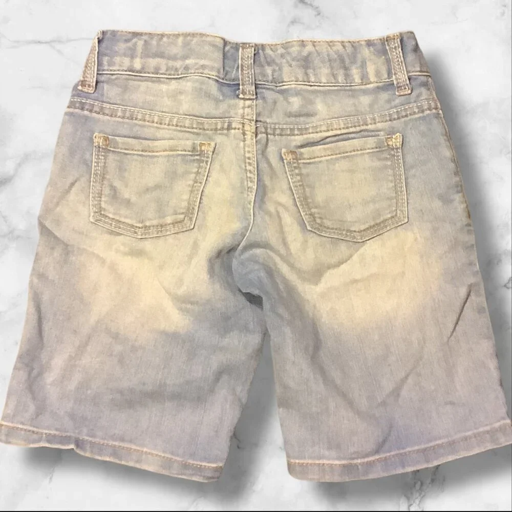Old Navy Girls Size‎ 7 Regular Blue Denim Shorts Featuring Colorful Peace & Love